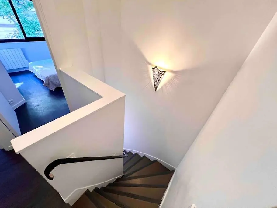 Apartment Spacieux Duplex Parisien Renove, Proche Tour Eiffel *